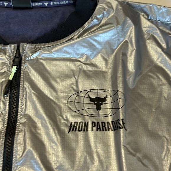 Under Armour Project Rock Men's Iron Paradise Silver Disrupt Bomber Jacket 3XL - Picture 5 of 10